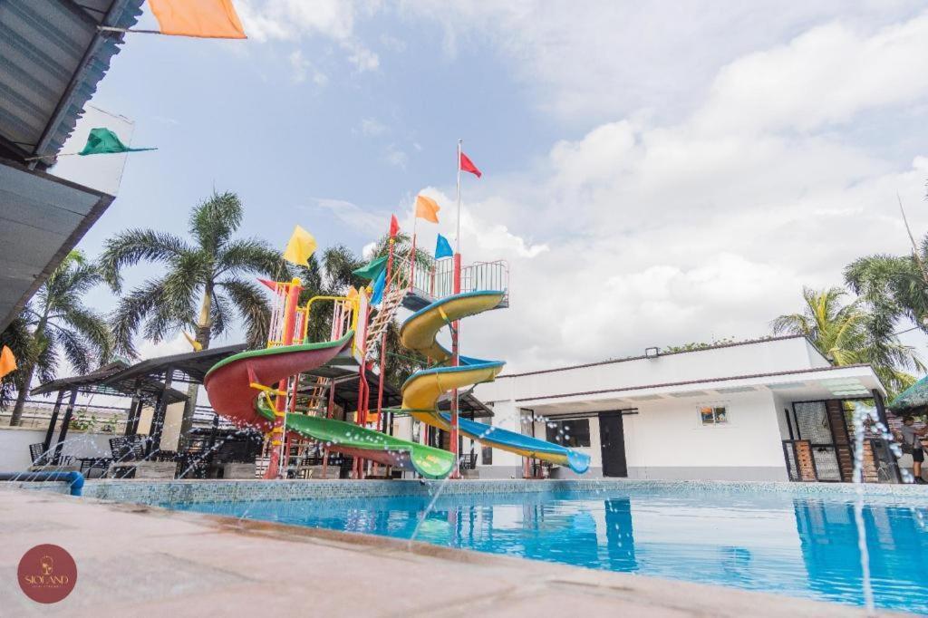 Quezon Premier Hotel - Candelaria Candelaria  Luaran gambar