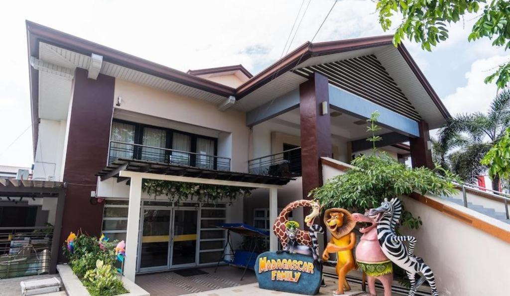 Quezon Premier Hotel - Candelaria Candelaria  Luaran gambar