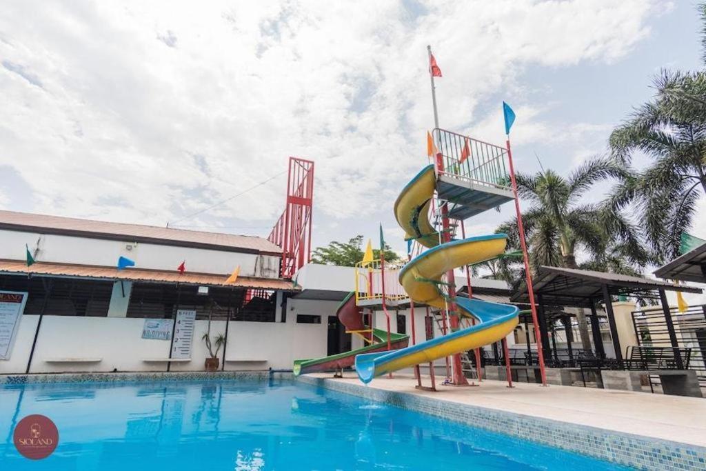Quezon Premier Hotel - Candelaria Candelaria  Luaran gambar