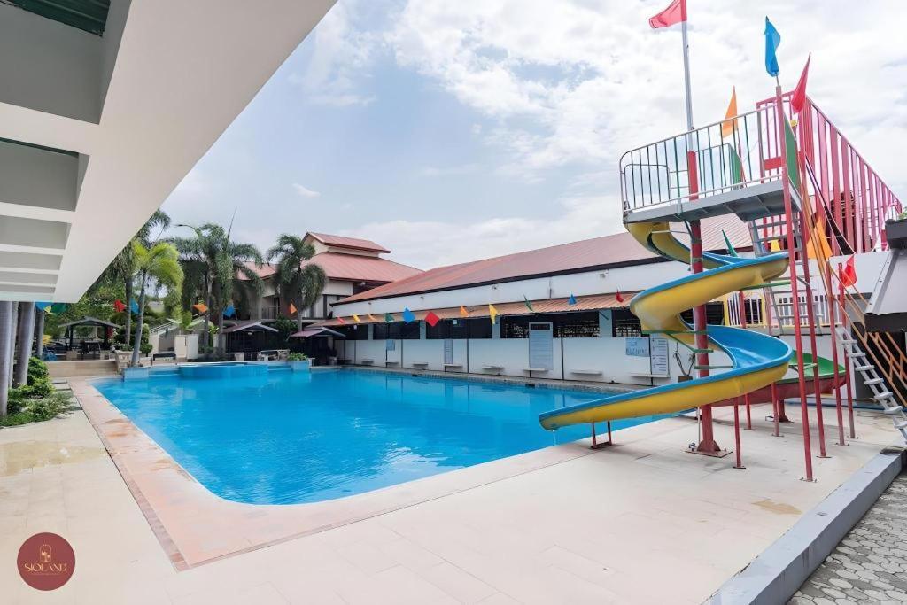 Quezon Premier Hotel - Candelaria Candelaria  Luaran gambar