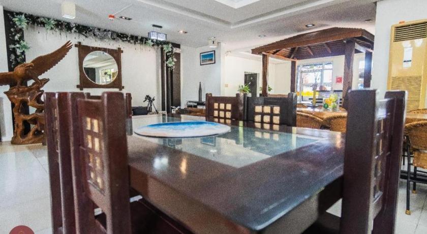 Quezon Premier Hotel - Candelaria Candelaria  Luaran gambar