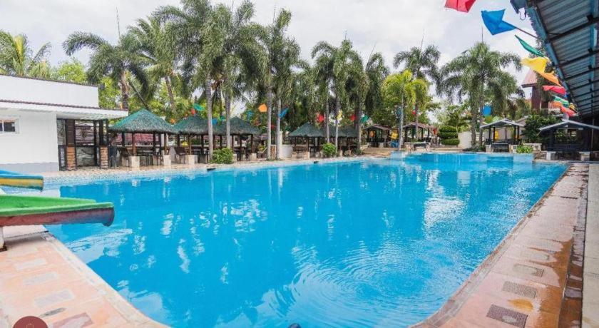 Quezon Premier Hotel - Candelaria Candelaria  Luaran gambar