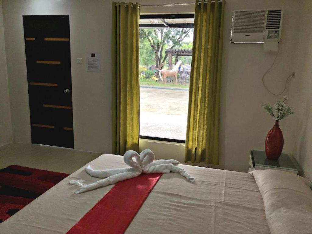 Quezon Premier Hotel - Candelaria Candelaria  Luaran gambar